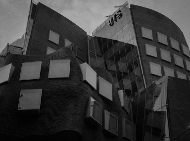 UTS by Gehry © Ashley Golsby 2014.